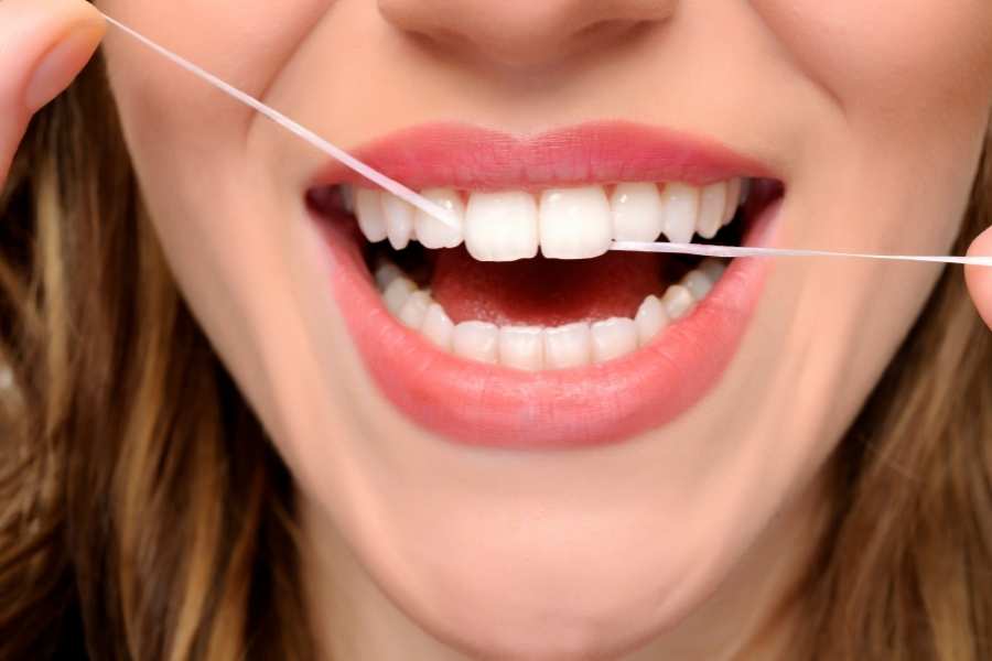 ¿Quién debe utilizar el hilo dental? | Rubal Dental