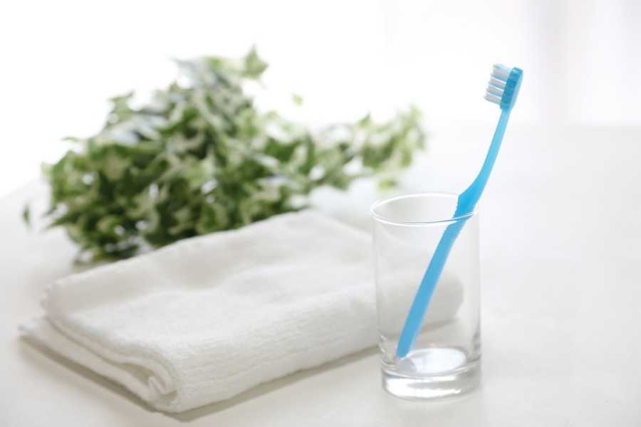 ¿Cómo limpiar el cepillo de dientes?