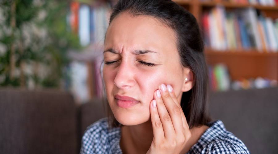 Causas del dolor de dientes en adultos