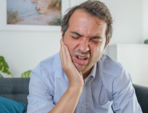 ¿No abres la mandíbula por completo? Puedes sufrir trismus dental